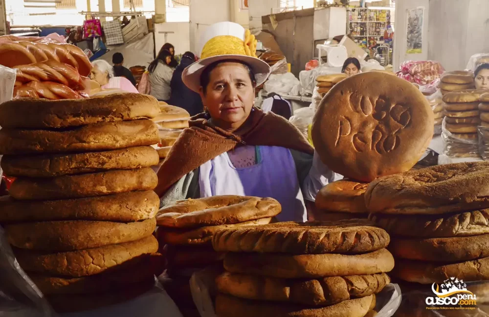 Vendedor de pães no mercado de San Pedro - Gourmet Tour Cusco