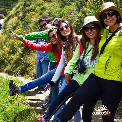 Personas en city tour Cusco