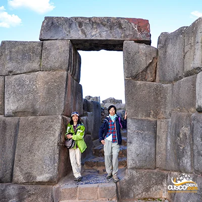 Puerta de piedra Sacsayhuaman Cusco