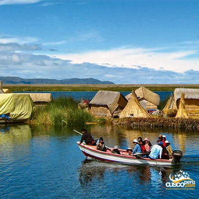 Floating islands tour in Puno