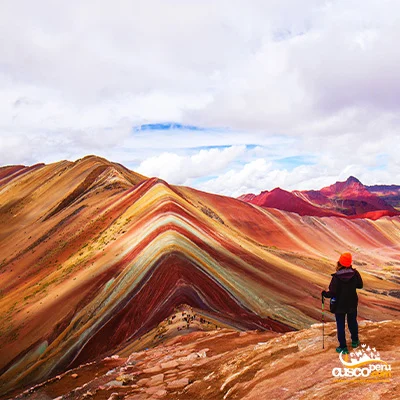 Vista de la montaña de colores