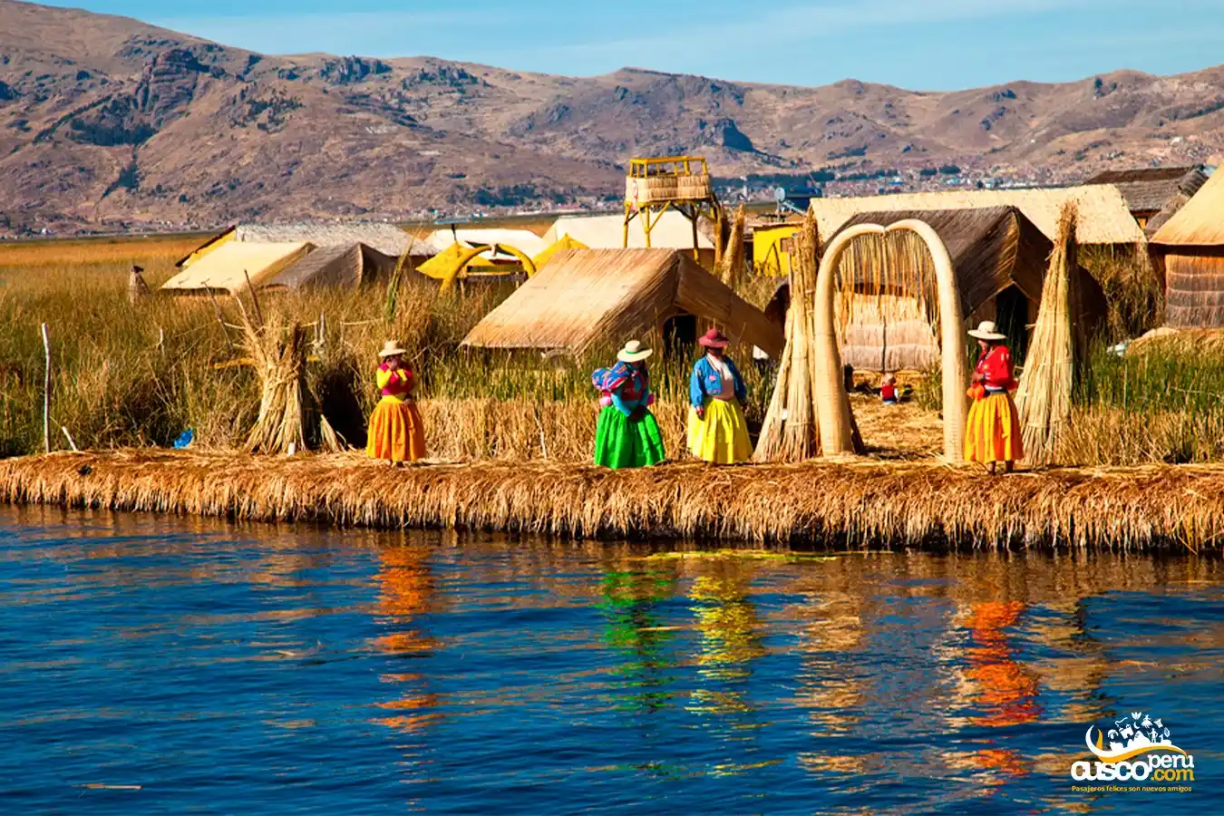 Islas flotantes en Puno. Fuente: CuscoPeru.com