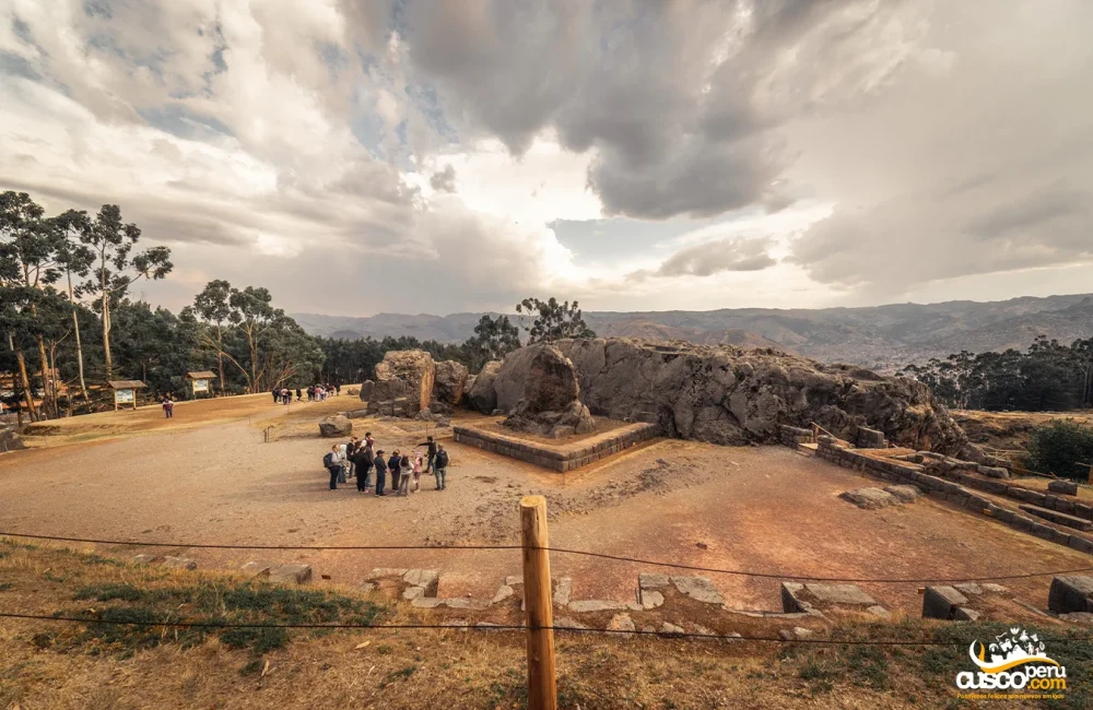 Sitio arqueológico de Qenqo en Cusco