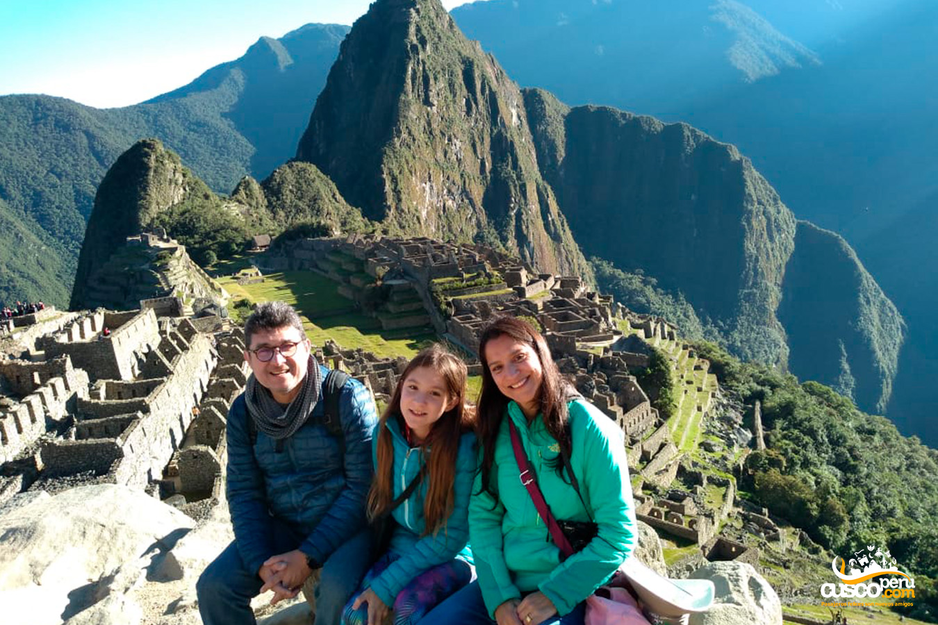 Familia en Machu Picchu. Fuente: CuscoPeru.com