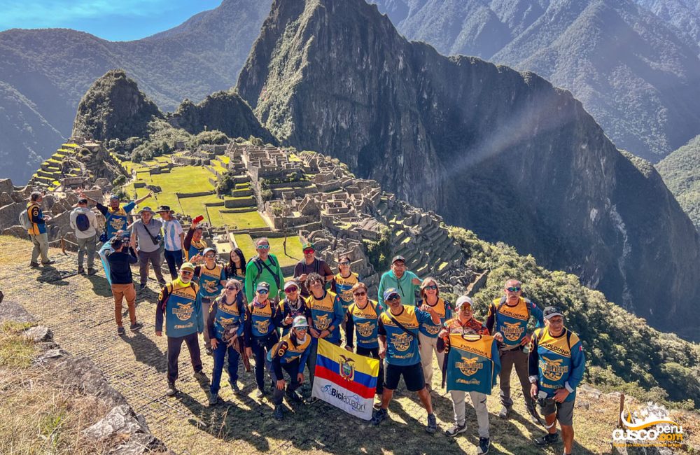 Tour of the Inca citadel of Machu Picchu